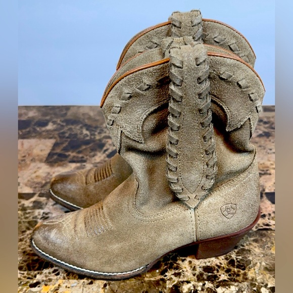 Ariat Shoes - Ariat Women's Leather Round Up Rianda Western Cowgirl Boots Taupe Suede Brown